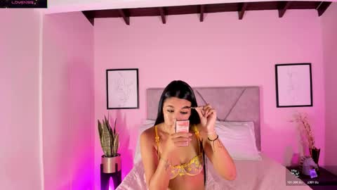 Snapshot of emilyh_ chatting on 26, 11, 2025 Emily online show from 26, 11, 2025