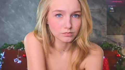 Snapshot of emilyhewell chatting on 25, 1, 2025 Emi online show from 25, 1, 2025