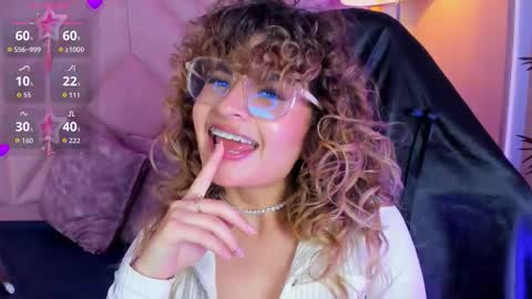 Snapshot of emilyjonesss_ chatting on 2, 3, 2026 Emilyjonnes online show from 2, 3, 2026