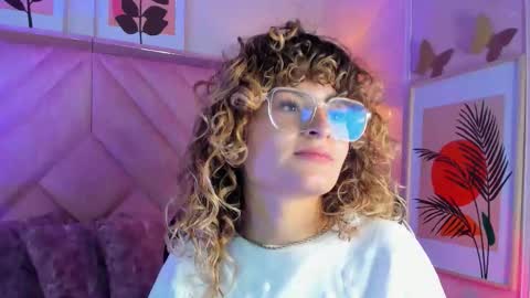 Emilyjonnes  online show from 12, 3, 2026
