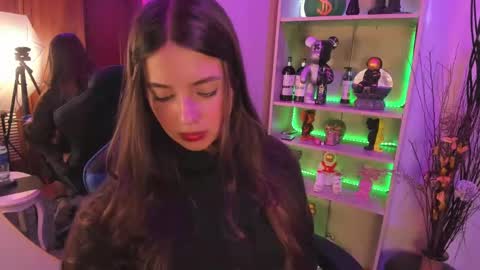 Snapshot of emilykarterr chatting on 4, 12, 2024 VALEEEN online show from 4, 12, 2024