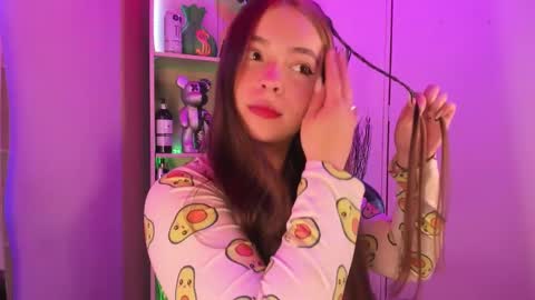 Snapshot of emilykarterr chatting on 17, 1, 2025 VALEEEN online show from 17, 1, 2025