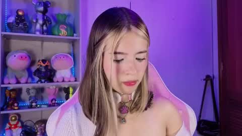 Snapshot of emilykarterr chatting on 18, 9, 2025 VALEEEN online show from 18, 9, 2025