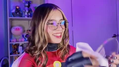 Snapshot of emilykarterr chatting on 9, 10, 2025 VALEEEN online show from 9, 10, 2025
