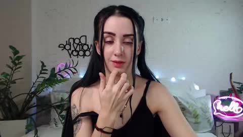 Emyli online show from 16, 2, 2025