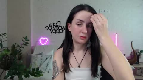 Emyli online show from 4, 3, 2025