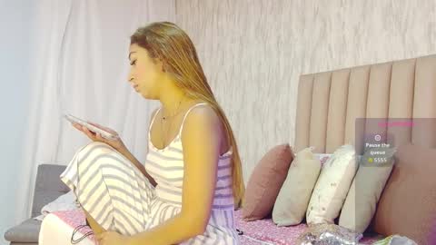 My IG - EmilyParker   online show from 21, 11, 2025