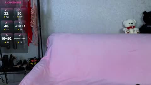 Emily Robbie online show from 23, 2, 2025