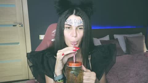 Emily online show from 2, 2, 2025