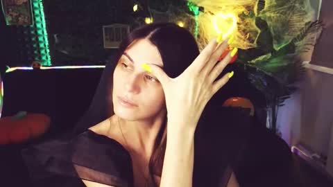 Emily online show from 2, 11, 2025