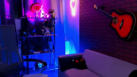 Emily online show from 28, 2, 2025