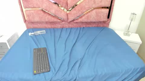 emilyy_cooperr online show from 7, 2, 2025