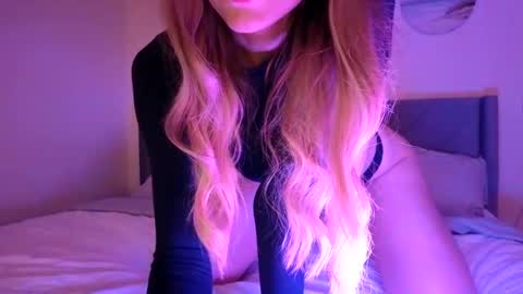 Snapshot of emilyy_miller chatting on 27, 9, 2025 emilly online show from 27, 9, 2025