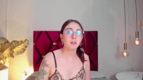 Snapshot of emilyywatson chatting on 13, 9, 2025 Emilyy Watson online show from 13, 9, 2025