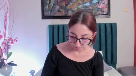 Snapshot of emilyywatson chatting on 13, 12, 2025 Emilyy Watson online show from 13, 12, 2025
