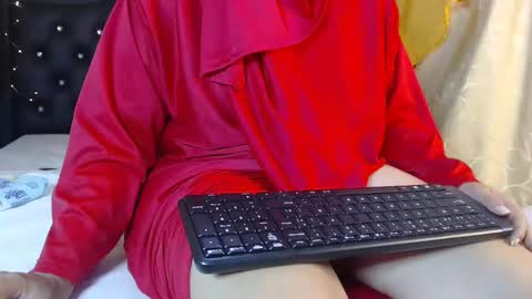 Snapshot of emira199 chatting on 19, 2, 2025 emira199 online show from 19, 2, 2025