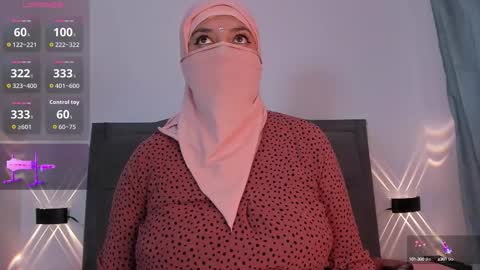 Snapshot of emira199 chatting on 22, 9, 2025 emira199 online show from 22, 9, 2025