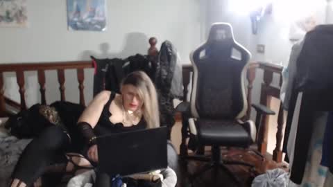 Snapshot of emma671 chatting on 10, 3, 2025 emma online show from 10, 3, 2025