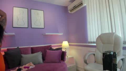 Snapshot of emma__walkerr_ chatting on 8, 2, 2025 emma__walkerr_ online show from 8, 2, 2025