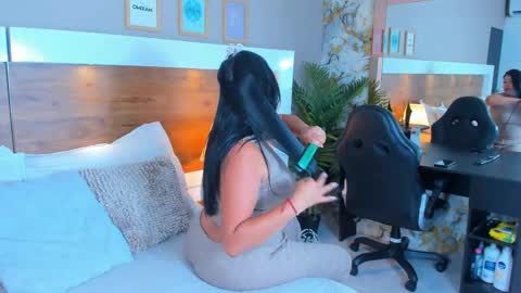 Snapshot of emma_bakker_ chatting on 13, 5, 2026 Emma online show from 13, 5, 2026