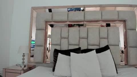 Emma Castillo online show from 11, 2, 2025