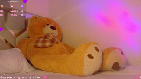 Snapshot of emma_clive chatting on 21, 11, 2025 Emma online show from 21, 11, 2025