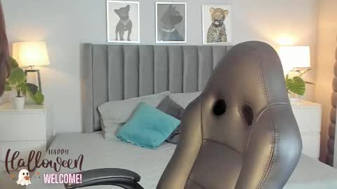 Snapshot of emma_crawford_ chatting on 1, 11, 2025 Emma online show from 1, 11, 2025