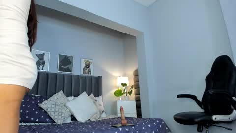 Snapshot of emma_crawford_ chatting on 6, 2, 2026 Emma online show from 6, 2, 2026