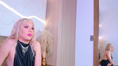 Snapshot of emma_dragon chatting on 12, 5, 2026 emma_dragon online show from 12, 5, 2026