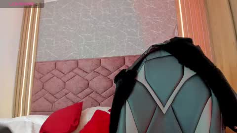 Snapshot of emma_ford1 chatting on 14, 12, 2024 Emma  online show from 14, 12, 2024