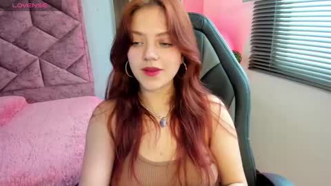 Snapshot of emma_ford1 chatting on 3, 1, 2025 Emma  online show from 3, 1, 2025