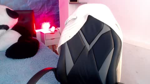 Snapshot of emma_ford1 chatting on 24, 1, 2025 Emma  online show from 24, 1, 2025