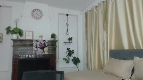 Snapshot of emma_hassani chatting on 23, 5, 2026 Tell me Emma online show from 23, 5, 2026