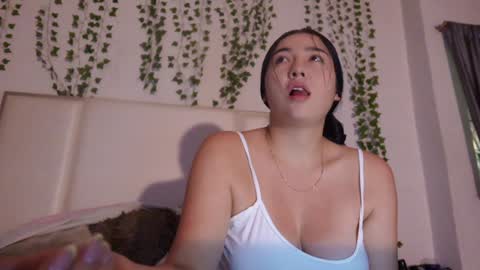 Snapshot of emma_johnson_ chatting on 21, 11, 2025 emma_johnson_ online show from 21, 11, 2025