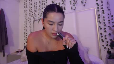 emma_johnson_ online show from 8, 4, 2026