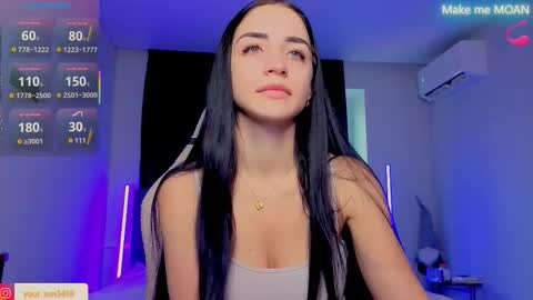 Snapshot of emma_jordan chatting on 25, 10, 2025 Emma online show from 25, 10, 2025