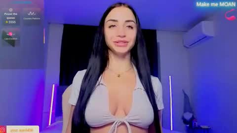 Snapshot of emma_jordan chatting on 26, 10, 2025 Emma online show from 26, 10, 2025