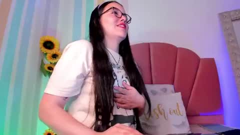 Snapshot of emma_lakshmi chatting on 4, 7, 2026 Emma online show from 4, 7, 2026