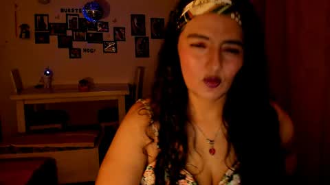  emma luxy online show from 4, 4, 2026