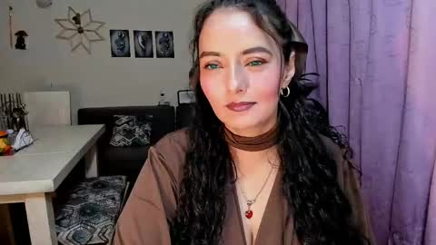  emma luxy online show from 21, 4, 2026