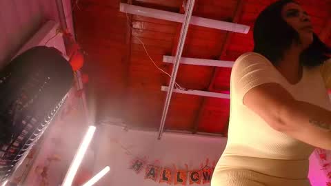 Snapshot of emma_madison_ chatting on 18, 10, 2025 emma online show from 18, 10, 2025