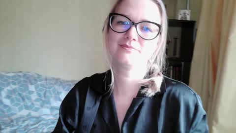 emma_misty_ online show from 21, 10, 2025