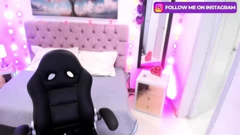 Snapshot of emma_monserratt chatting on 1, 3, 2025 Emma Monserratt online show from 1, 3, 2025