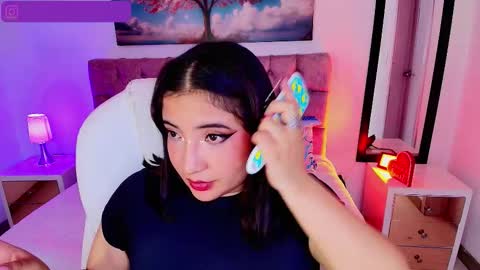 Snapshot of emma_monserratt chatting on 5, 10, 2025 Emma Monserratt online show from 5, 10, 2025