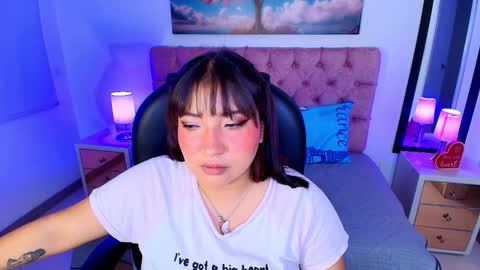 Snapshot of emma_monserratt chatting on 21, 11, 2025 Emma Monserratt online show from 21, 11, 2025