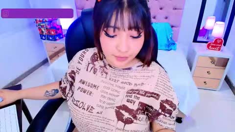 Snapshot of emma_monserratt chatting on 17, 12, 2025 Emma Monserratt online show from 17, 12, 2025