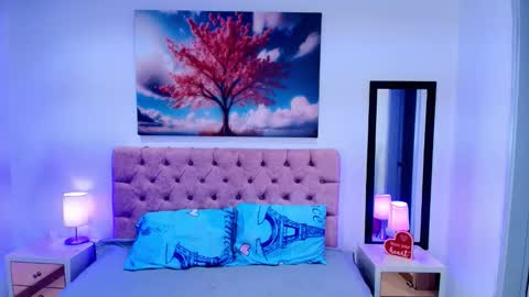 Snapshot of emma_monserratt chatting on 8, 1, 2026 Emma Monserratt online show from 8, 1, 2026