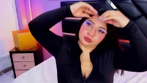 Snapshot of emma_monserratt chatting on 9, 7, 2026 Emma Monserratt online show from 9, 7, 2026