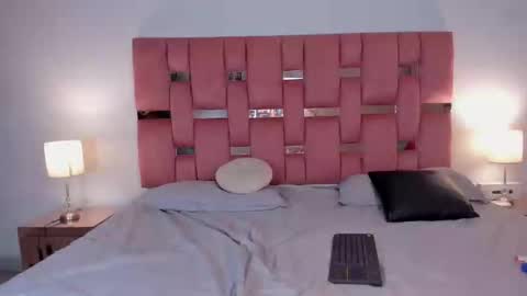 emma_saenz01 online show from 9, 1, 2025