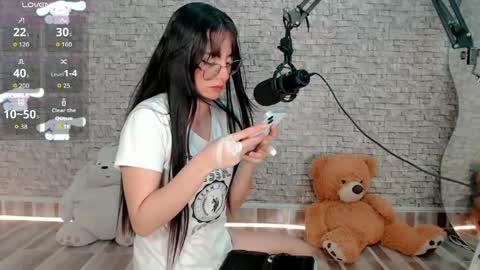 Snapshot of emma_unu chatting on 1, 5, 2026 Emma online show from 1, 5, 2026